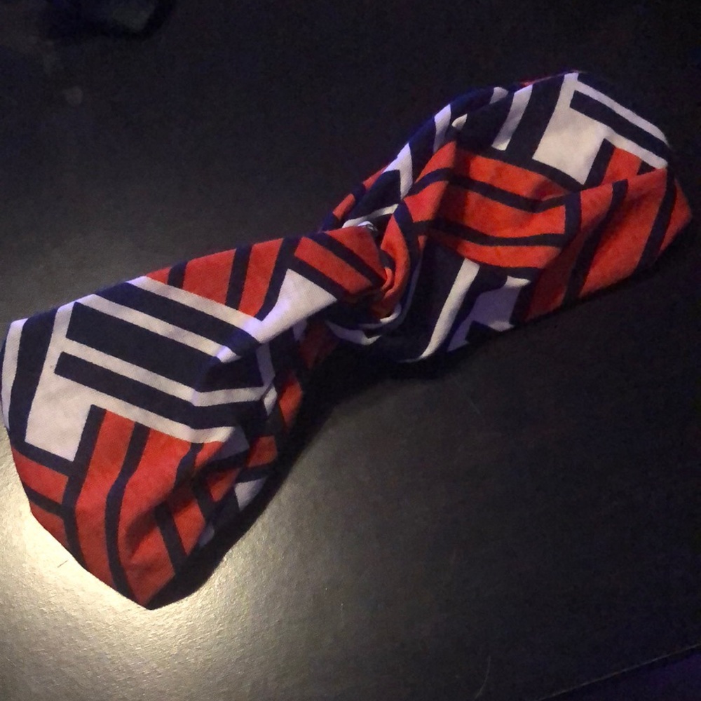 Knotted headband for women